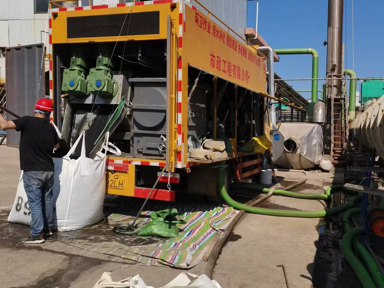 伊宁市淤泥压干处理